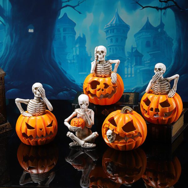 Halloween-themed Jack-o’-lantern Decor with Skeleton Figurines & Lighting - Festive Ornament