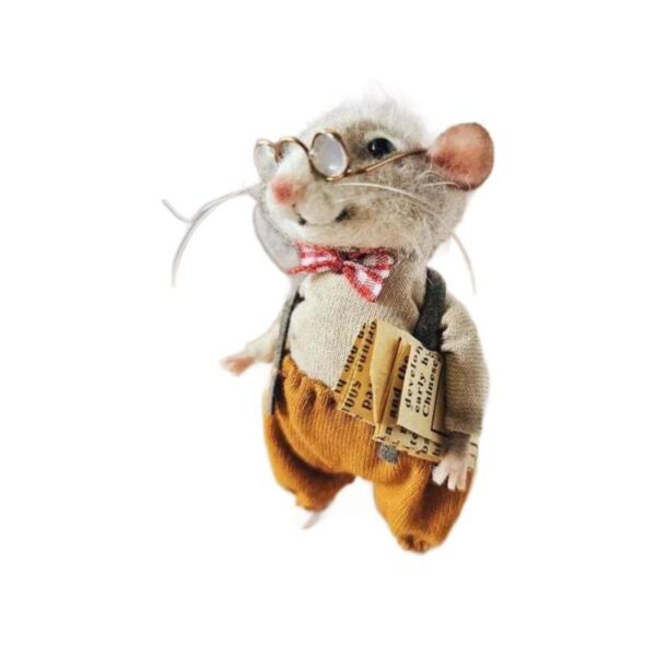 Playful Glasses-Adorned Anthropomorphic Mouse Decor Figurine - Cute Desktop Ornament