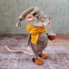 Cozy Scarf-Adorned Anthropomorphic Mouse Decor Figurine - Cute Desktop Ornament