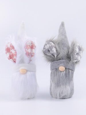 Pair of Decorative Figurines with Floral Accents - Home Decor Pieces