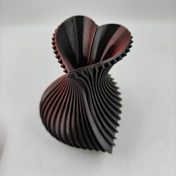 Creative Black-Red Pleated Shape Vase – Artistic Flexible Material Flower Vessel
