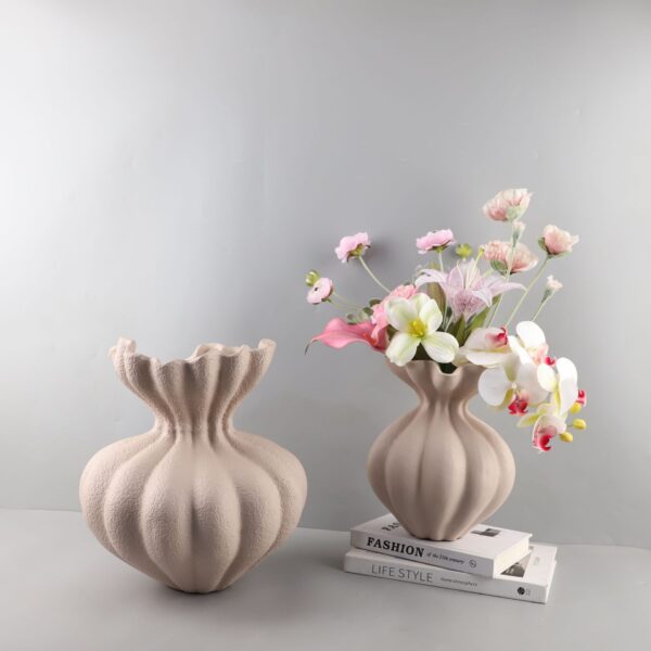 Light Luxury Resin Planter – Modern Decorative Flower Pot